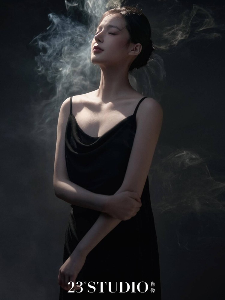 Photography Lighting Studio - เสื้อผ้าถ่ายภาพสไตล์เกาหลีใหม่ปี 2026 ให้ความรู้สึกหรูหรา น้ำหนักเบา เหมาะสำหรับถ่ายภาพบุคคล ถ่ายภาพอารมณ์สาวๆ